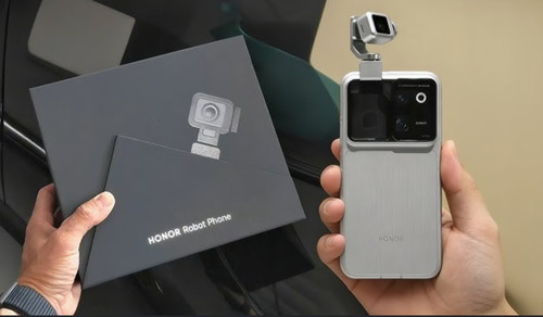 Nuovissimo telefono robot